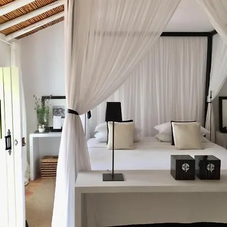 Quinta Da Lua Bed & Breakfast 4*