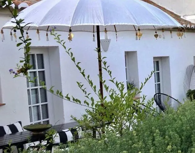 Quinta Da Lua Bed & Breakfast 4*